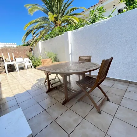 Charmante Villa Avec Piscine Dans Les Canaux Empuriabrava Exterior foto